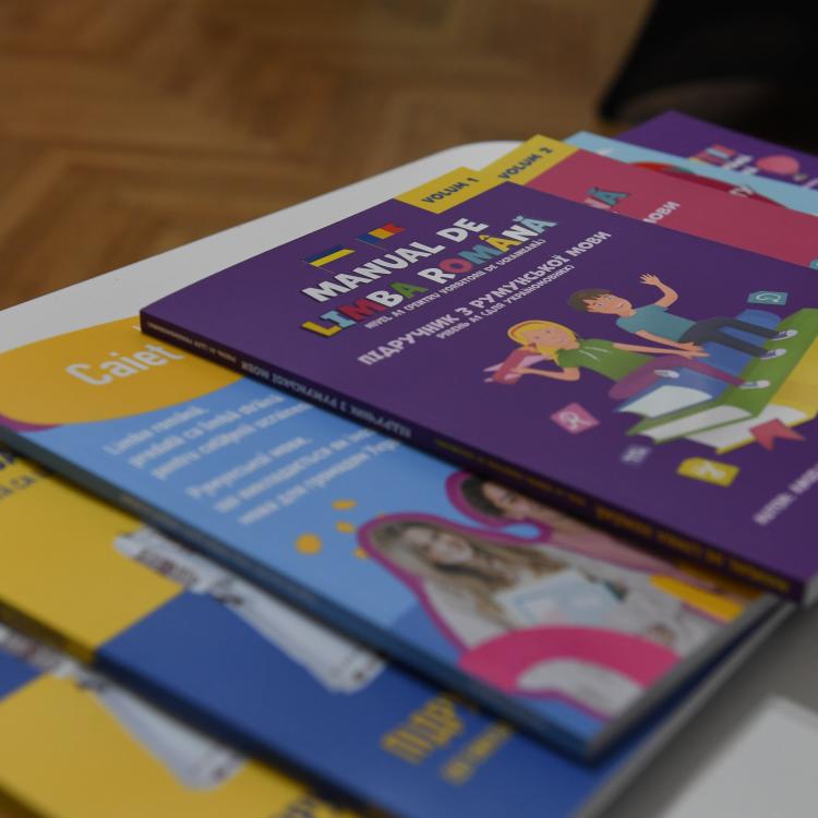 Manualele în limba română pentru copii și adolescenți ucraineni